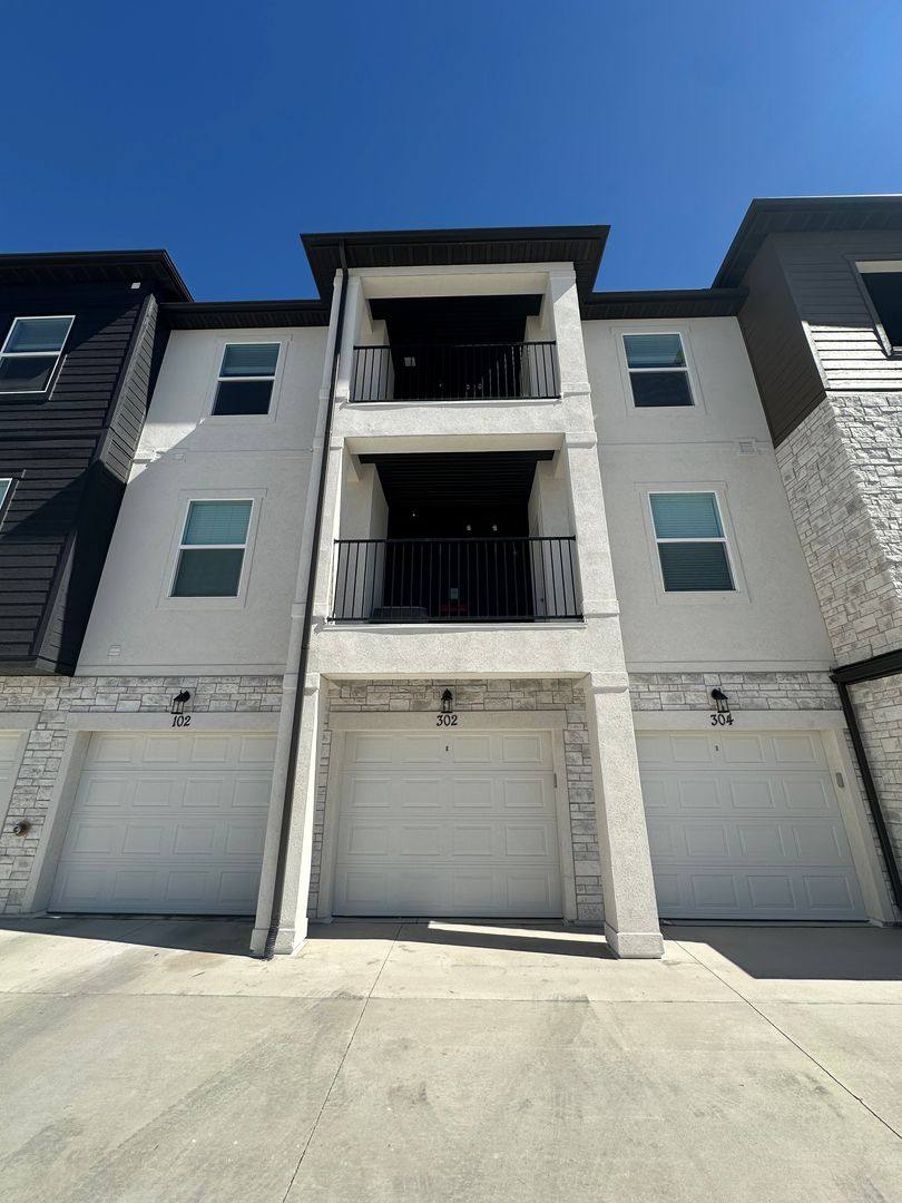 Condo for rent at 12727 Skyline Loop Lane C302, Herriman, UT 84096