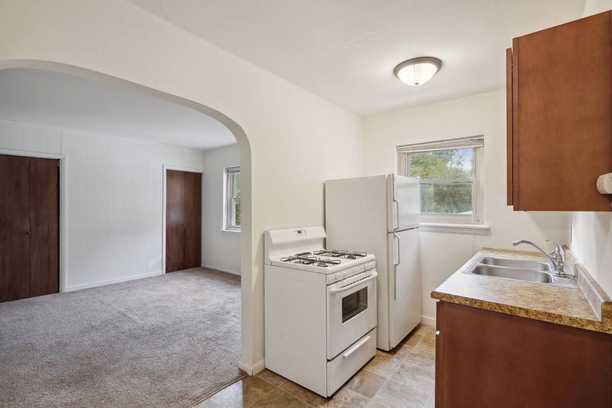 Apartment for rent at 483 W Lynnhurst Ave, Saint Paul, MN 55104