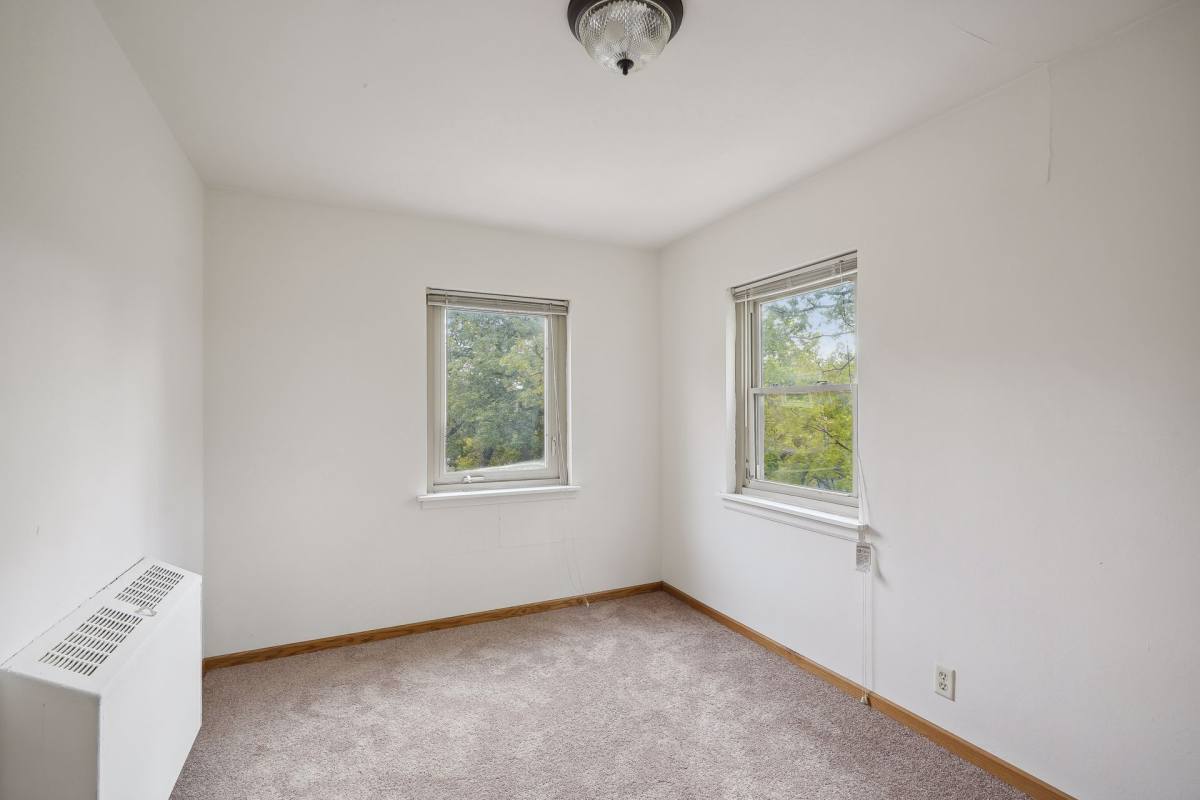 Apartment for rent at 483 W Lynnhurst Ave, Saint Paul, MN 55104