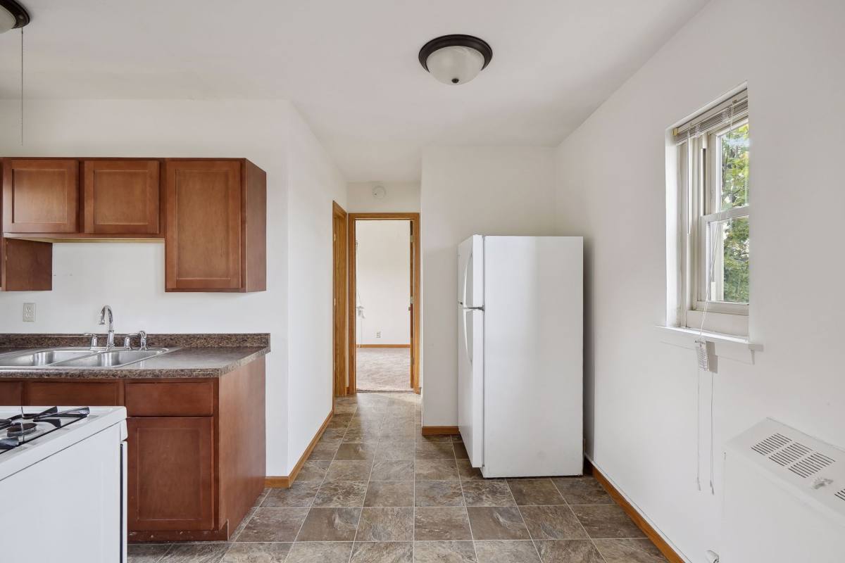 Apartment for rent at 483 W Lynnhurst Ave, Saint Paul, MN 55104
