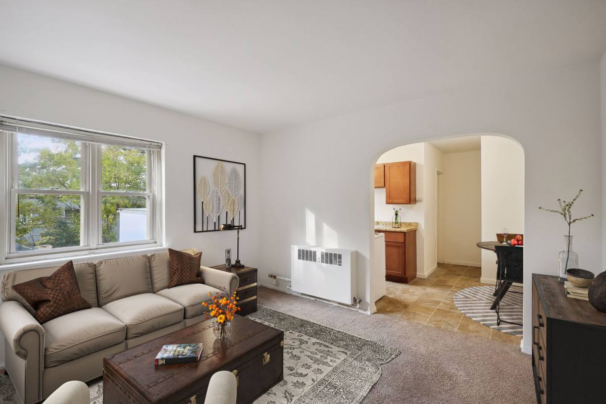 Apartment for rent at 483 W Lynnhurst Ave, Saint Paul, MN 55104