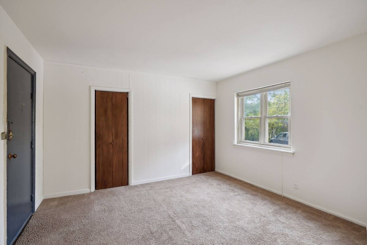 Apartment for rent at 483 W Lynnhurst Ave, Saint Paul, MN 55104