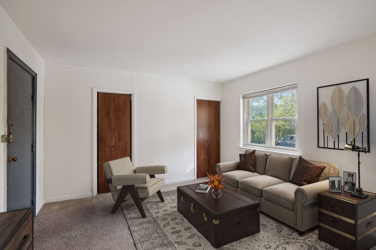 Apartment for rent at 483 W Lynnhurst Ave, Saint Paul, MN 55104