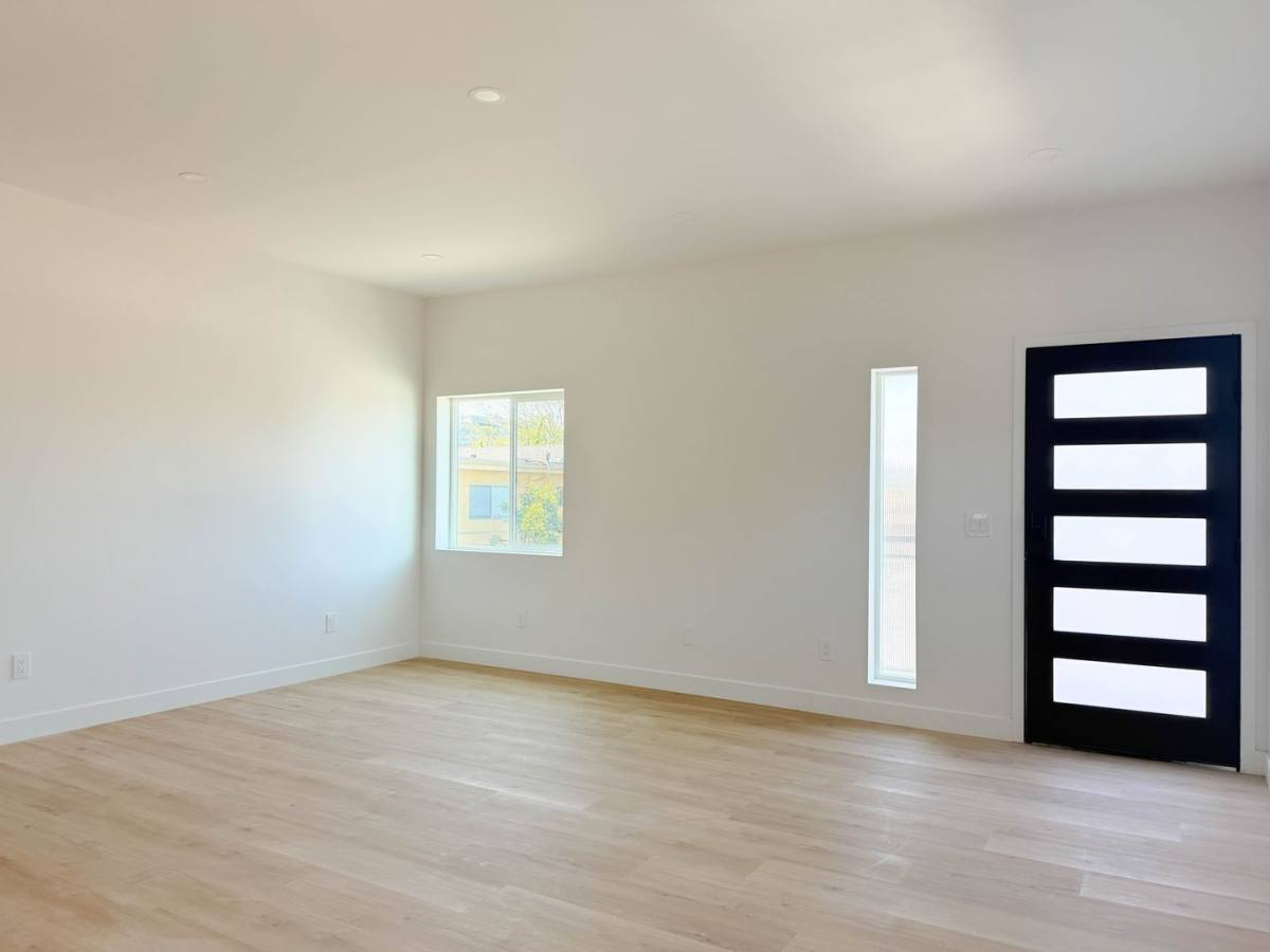Apartment for rent at 4343 - 4345 Parks Ave, La Mesa, CA 91941