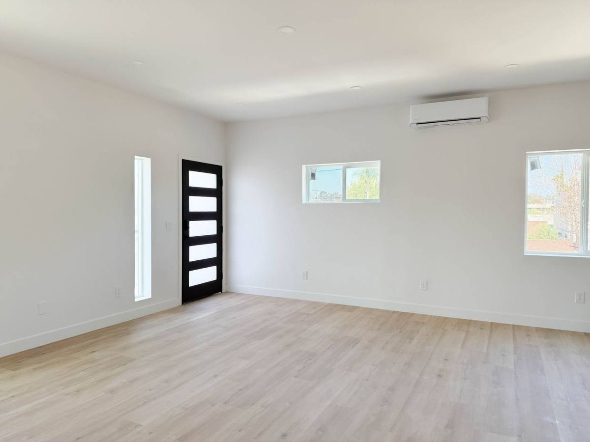 Apartment for rent at 4343 - 4345 Parks Ave, La Mesa, CA 91941