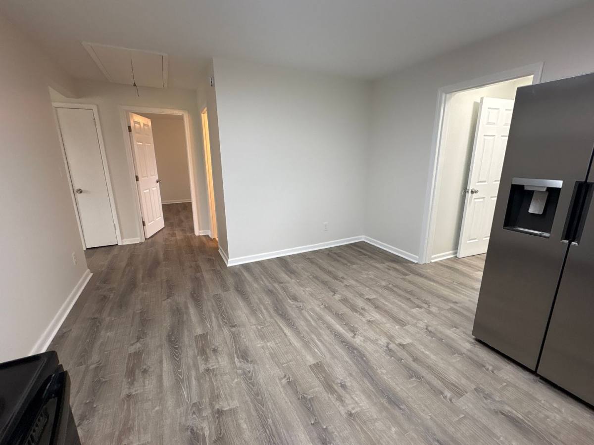 Apartment for rent at 400 W Market St, Decherd, TN 37324