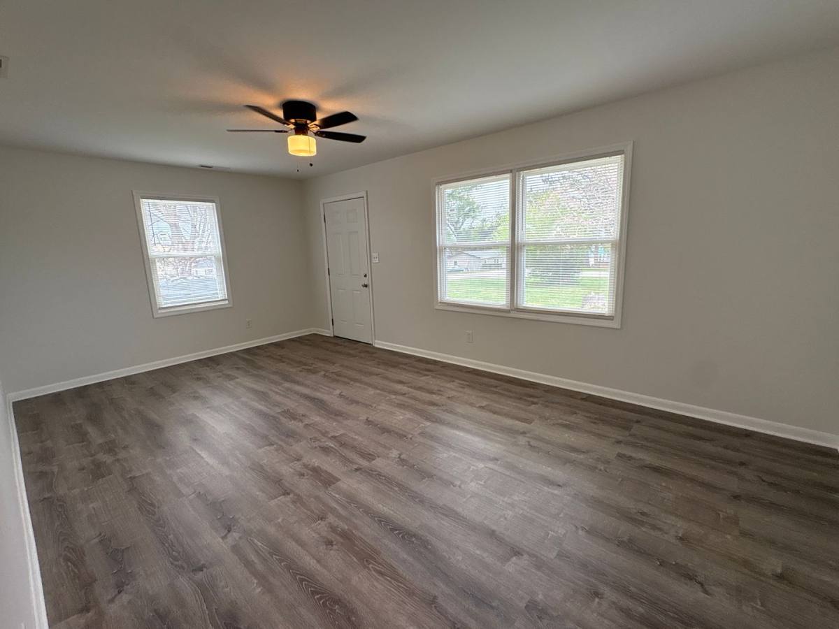 Apartment for rent at 400 W Market St, Decherd, TN 37324