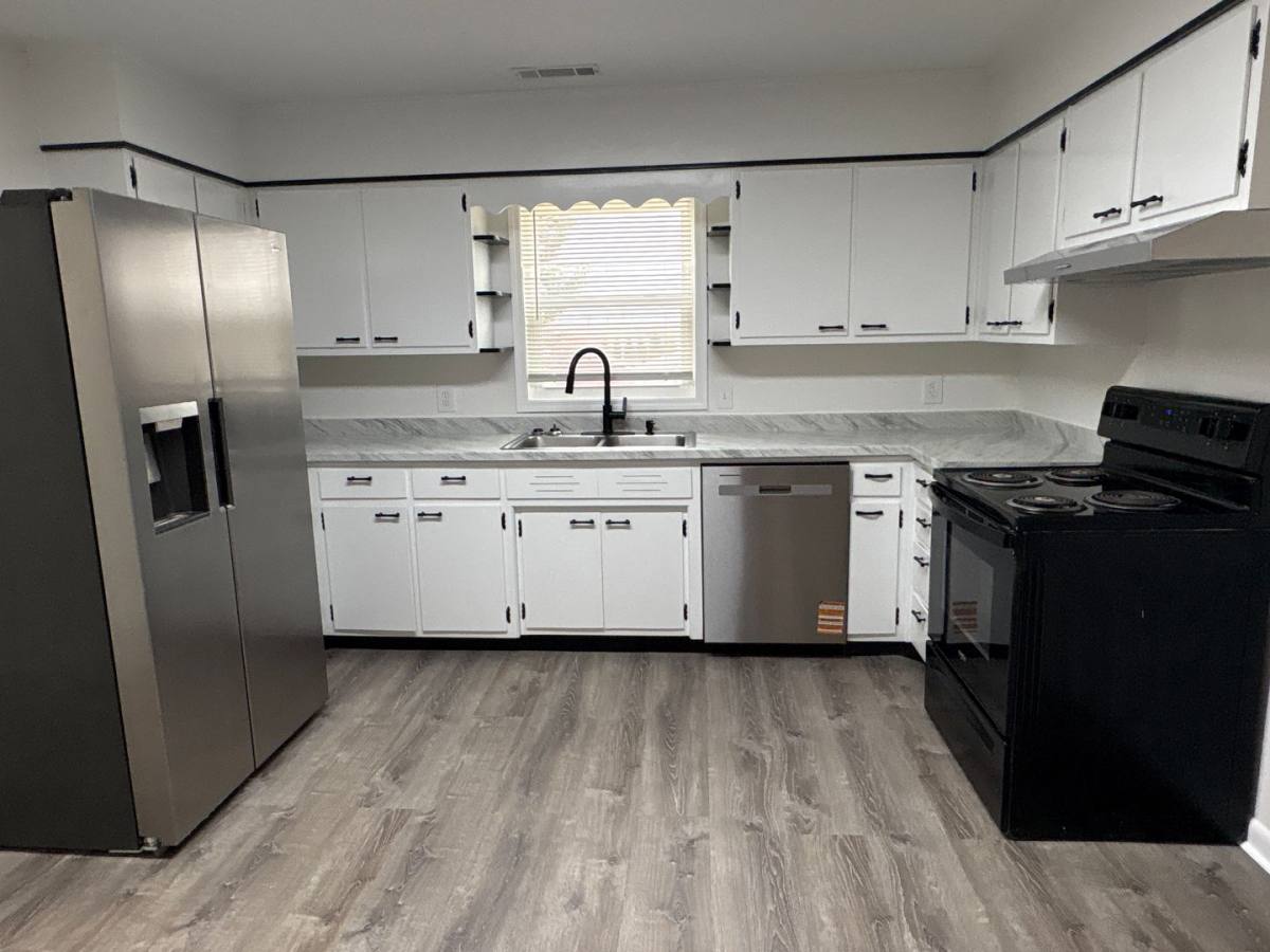 Apartment for rent at 400 W Market St, Decherd, TN 37324