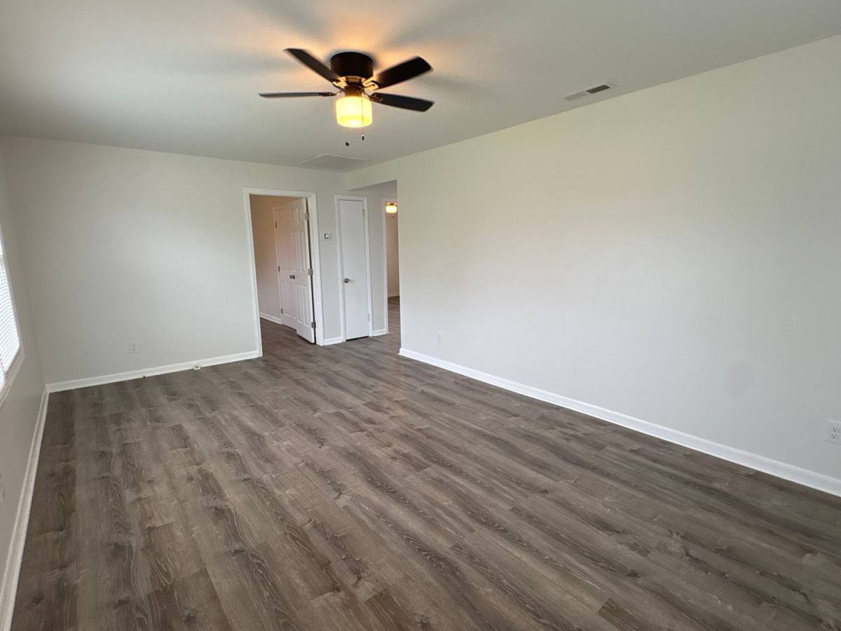 Apartment for rent at 400 W Market St, Decherd, TN 37324
