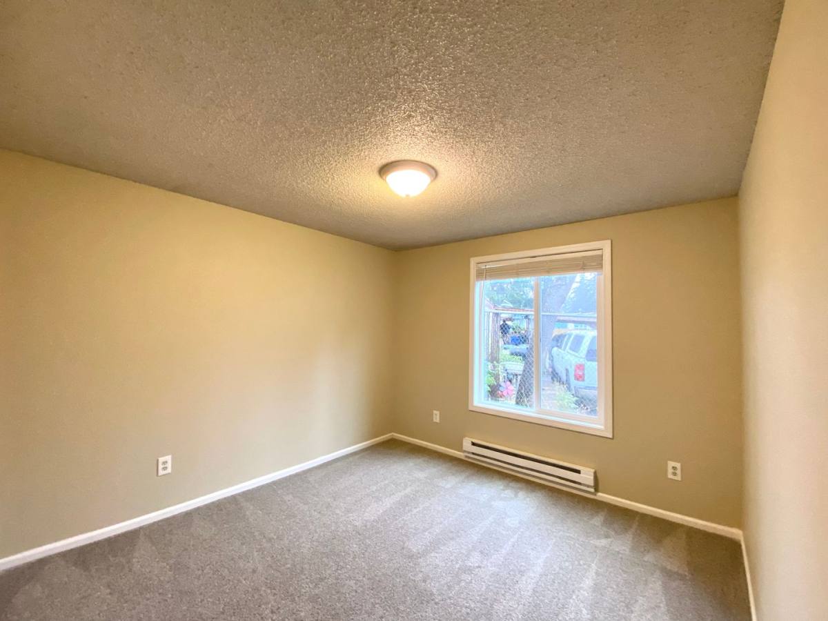 Apartment for rent at 12615 -12623 Lincoln Ave SW, Lakewood, WA 98499