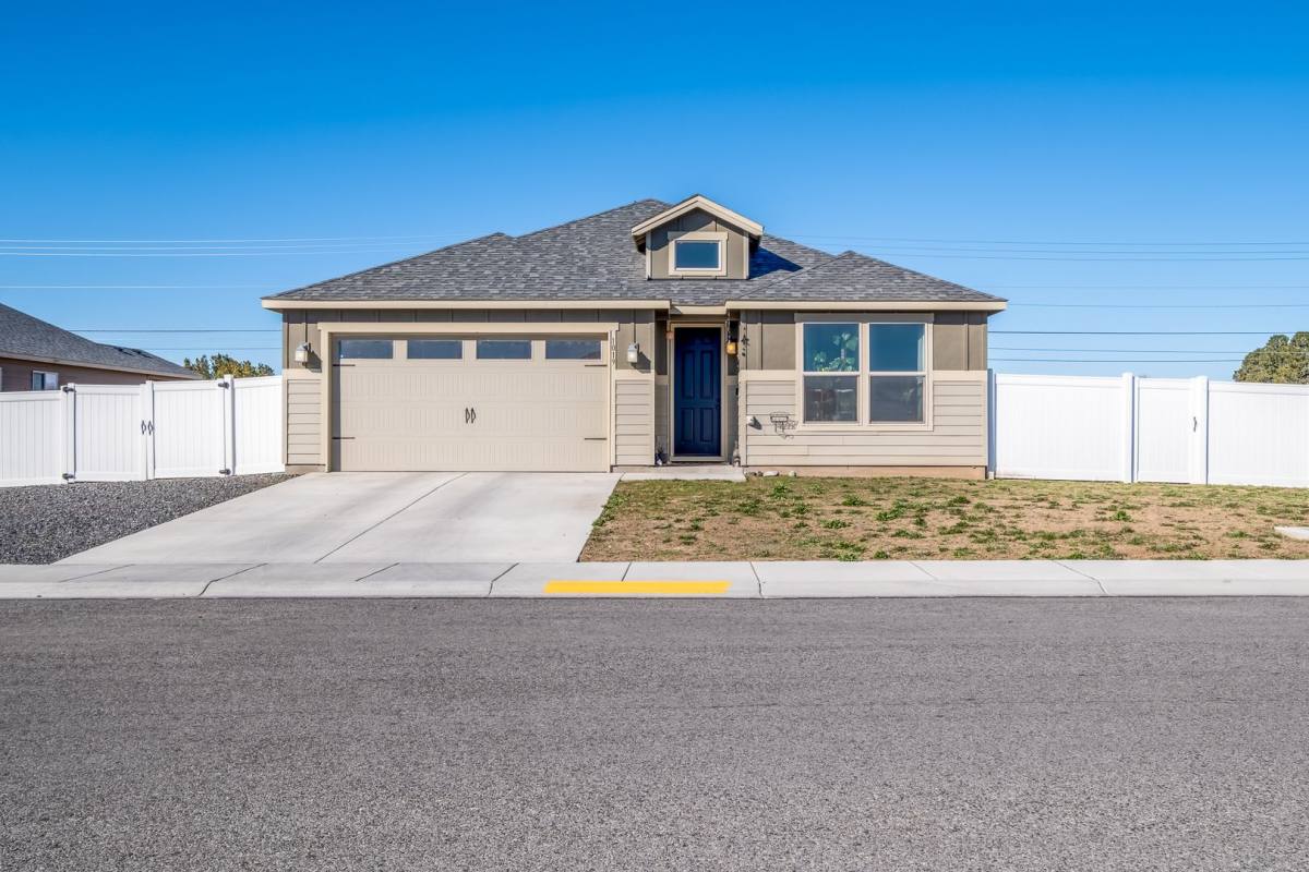 House for rent at 1019 Hilltop Ave, Quincy, WA 98848