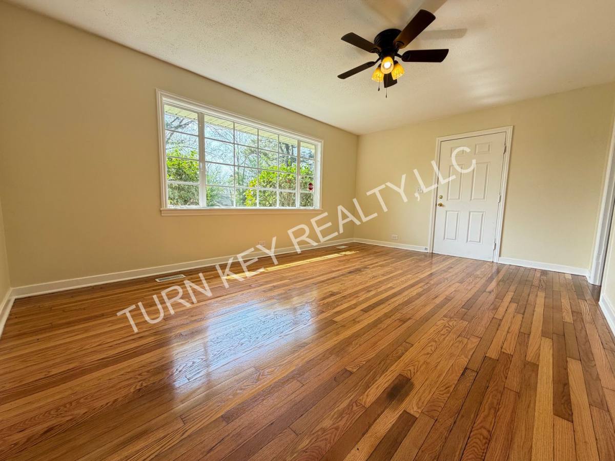 House for rent at 3920 Old Jasper Highway, Adamsville, AL 35005