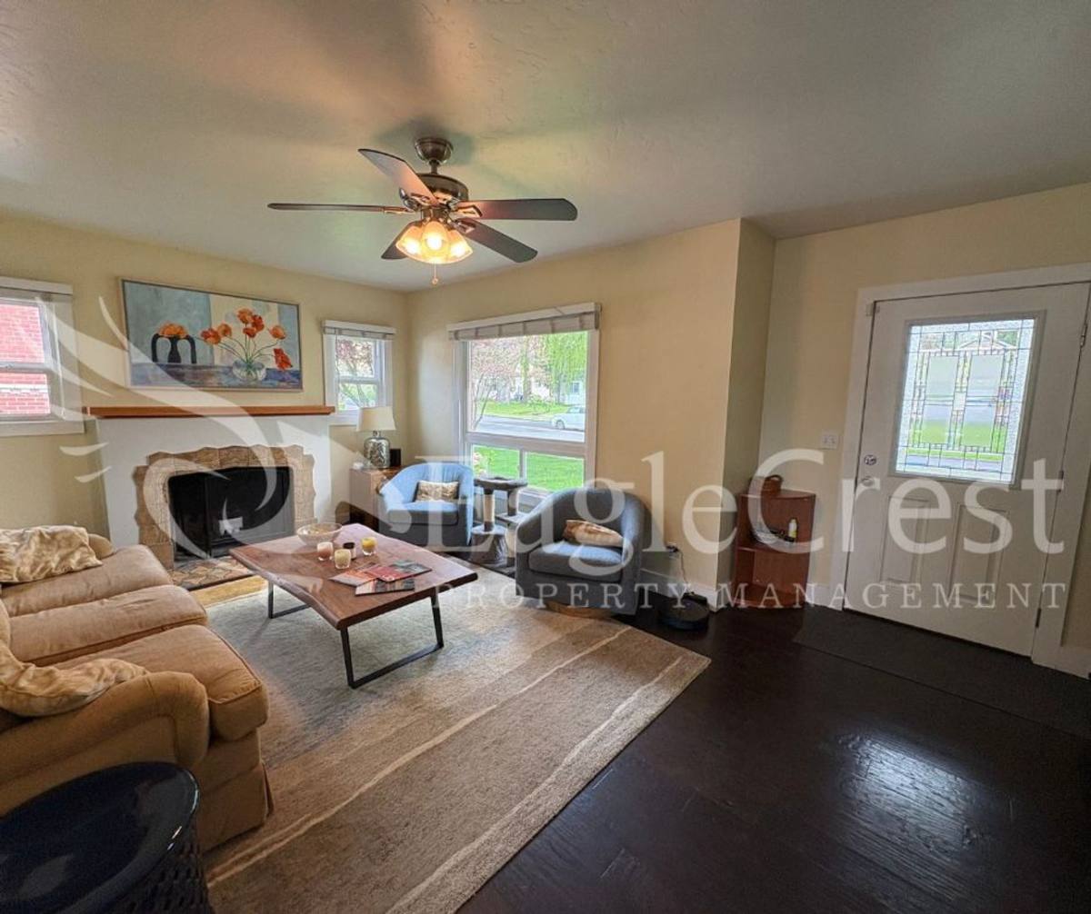 House for rent at 1031 N Clinton St, Walla Walla, WA 99362