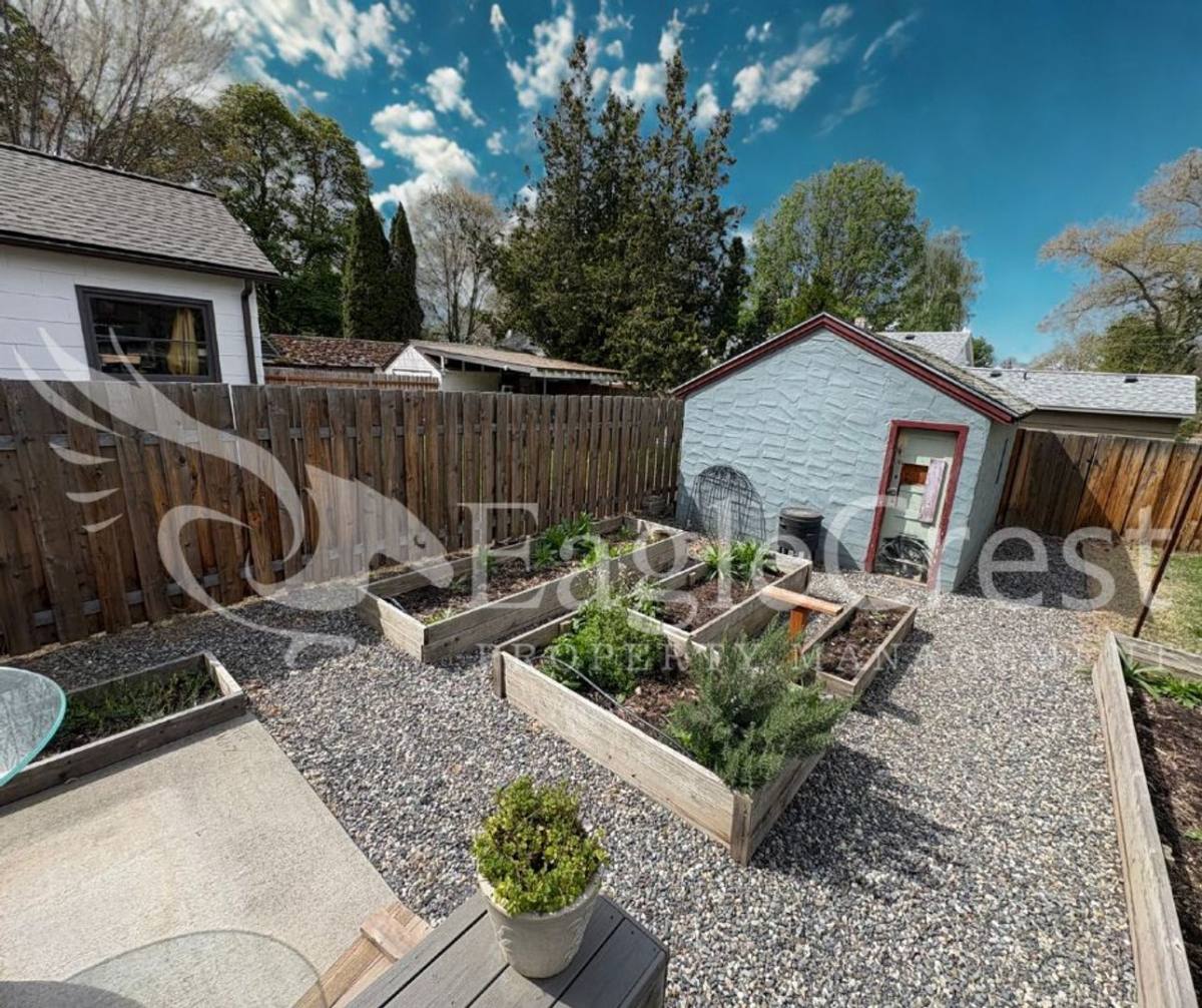 House for rent at 1031 N Clinton St, Walla Walla, WA 99362