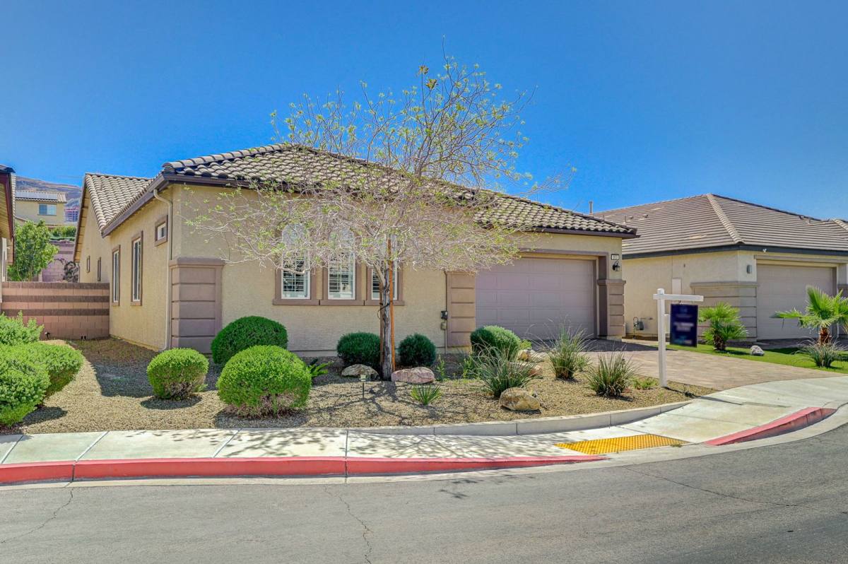 House for rent at 933 Everest Peak Ave, Henderson, NV 89012