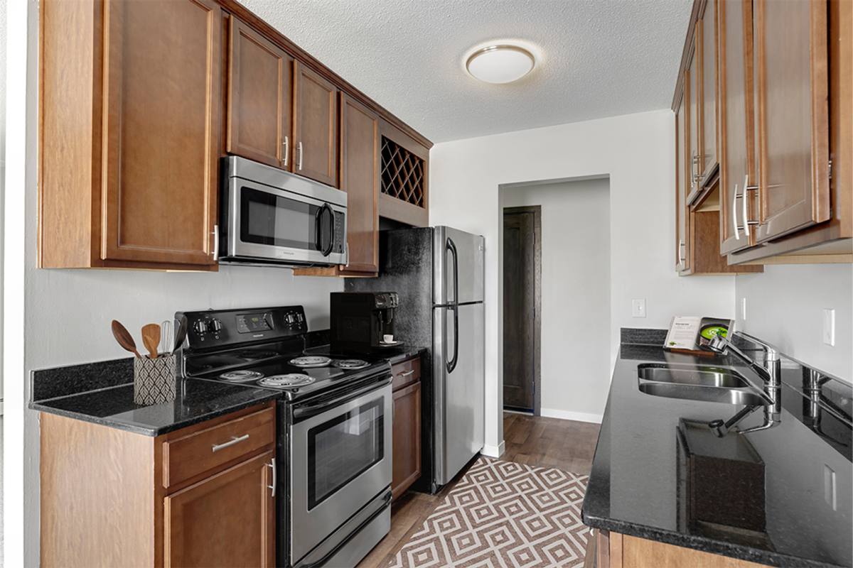 Apartment for rent at 1950 Jade Lane, Saint Paul, MN 55122