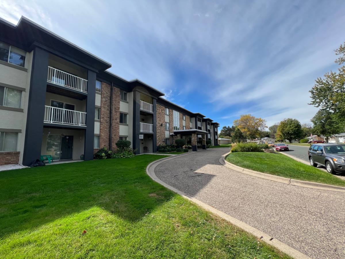 Apartment for rent at 1950 Jade Lane, Saint Paul, MN 55122