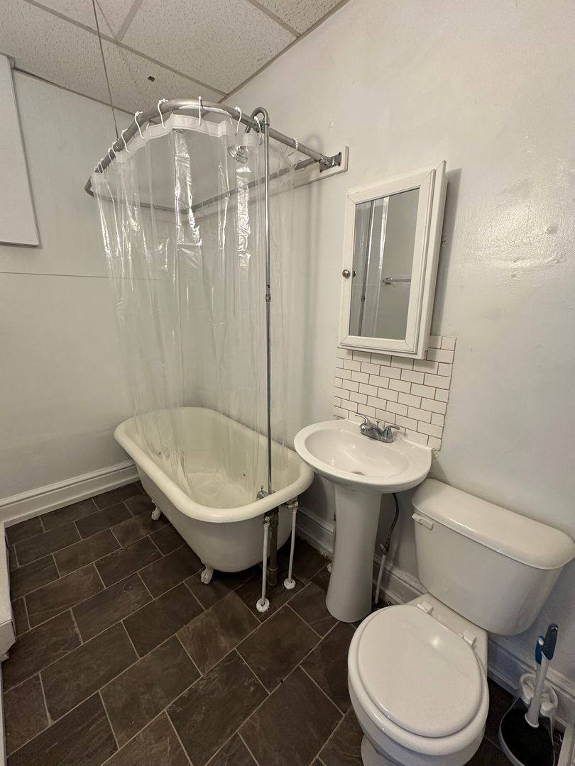 Apartment for rent at 940 W Princess St, York, PA 17401