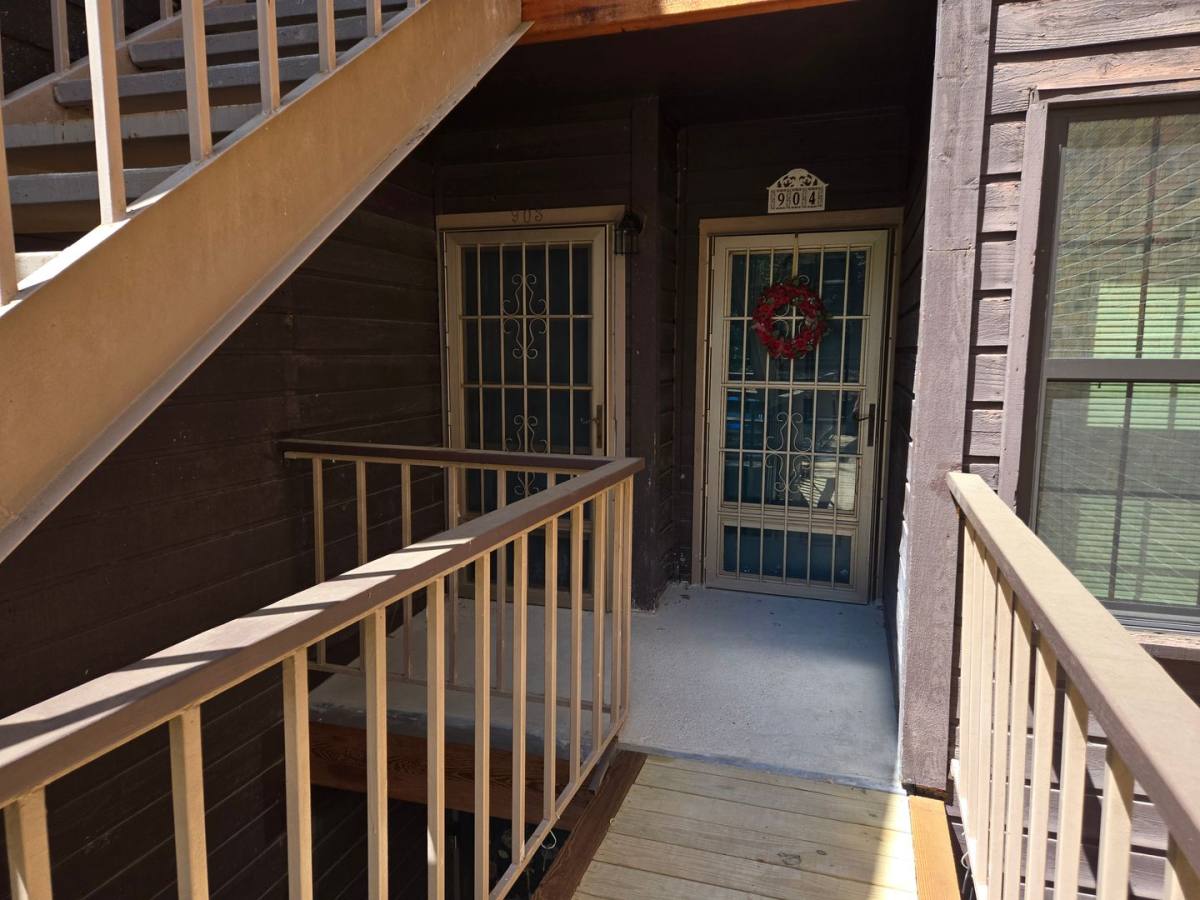 Condo for rent at 4212 Medical Dr, San Antonio, TX 78229