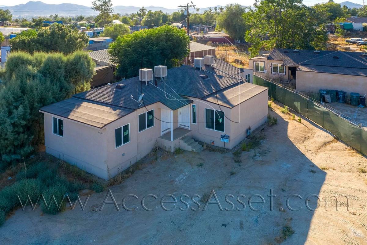 Townhouse for rent at 24099 State Highway 74 - C, Perris, CA 92570