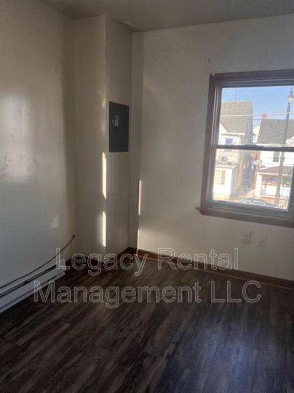 Apartment for rent at 116 E Broad St #B, Hazleton, PA 18202