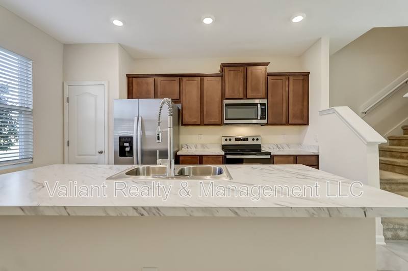 Townhouse for rent at 3978 Oak Mill Rd, Orange Park, FL 32065