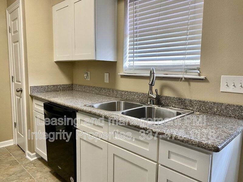 Townhouse for rent at 1761 Blvd De Province #D, Baton Rouge, LA 70816