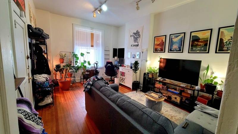 Apartment for rent at 421 W Grace St #100, Richmond, VA 23220