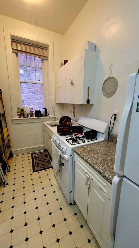 Apartment for rent at 421 W Grace St #100, Richmond, VA 23220
