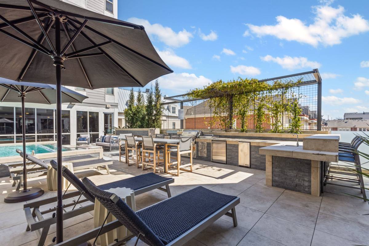 Apartment for rent at 2828 Woodside St, Dallas, TX 75204