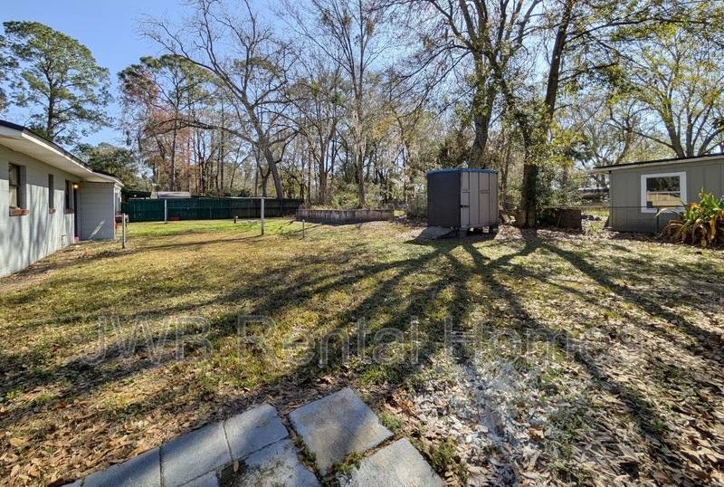 Apartment for rent at 1159 Pangola Dr, Jacksonville, FL 32205