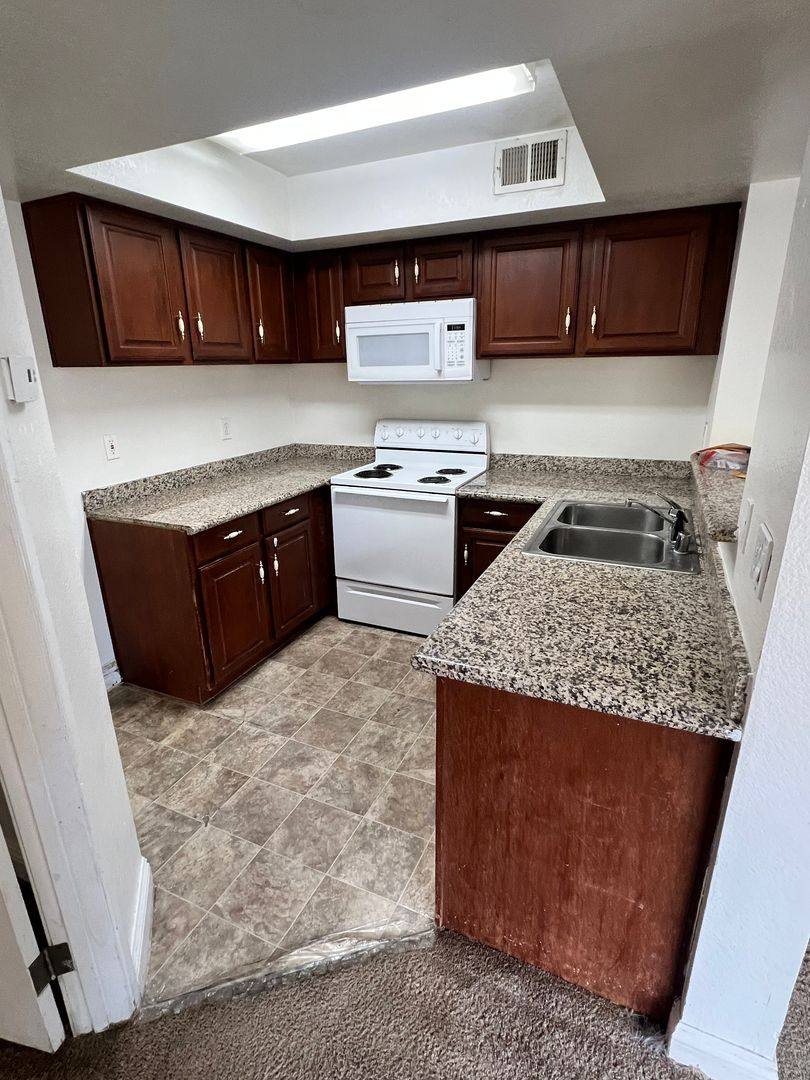 Apartment for rent at 6800 E Lake Mead, Las Vegas, NV 89156