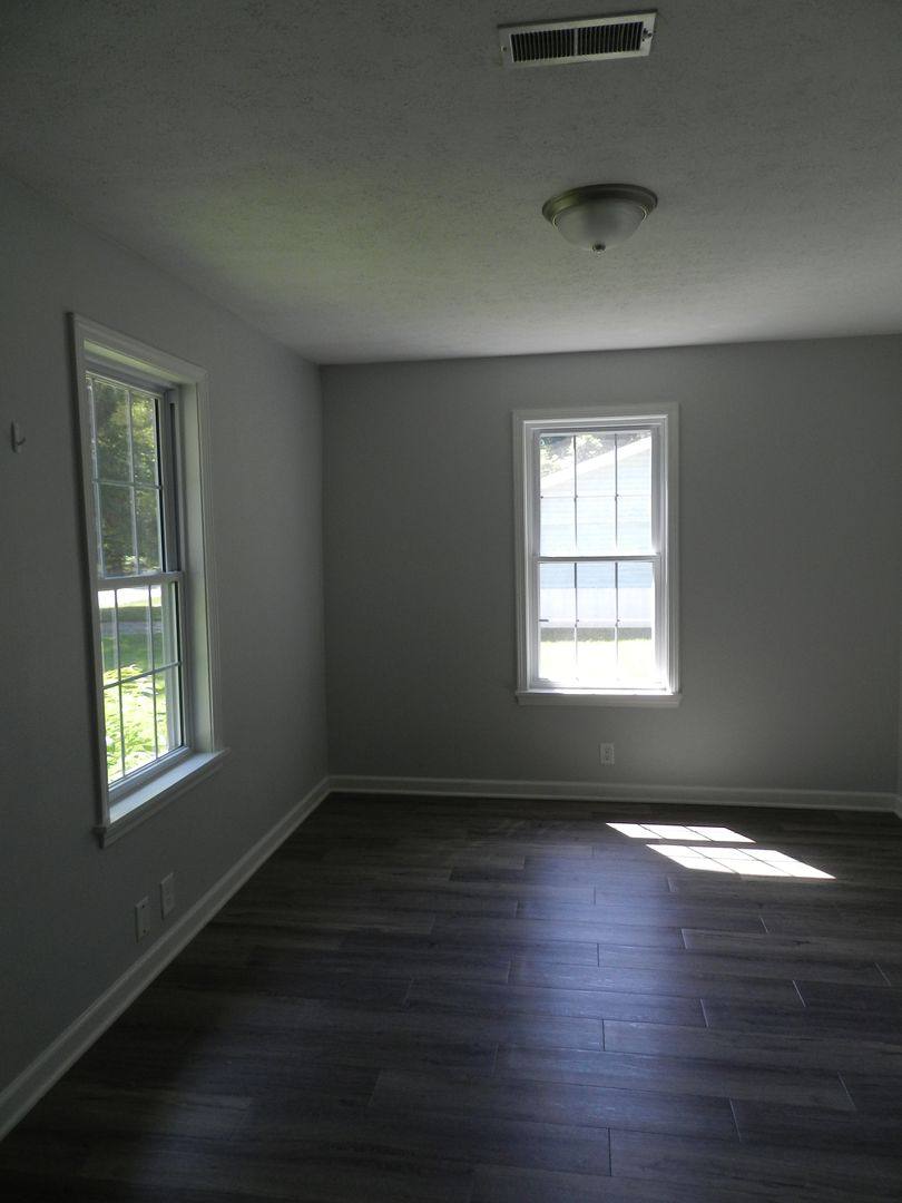 House for rent at 204 Dyer Dr, Waynesville, MO 65583