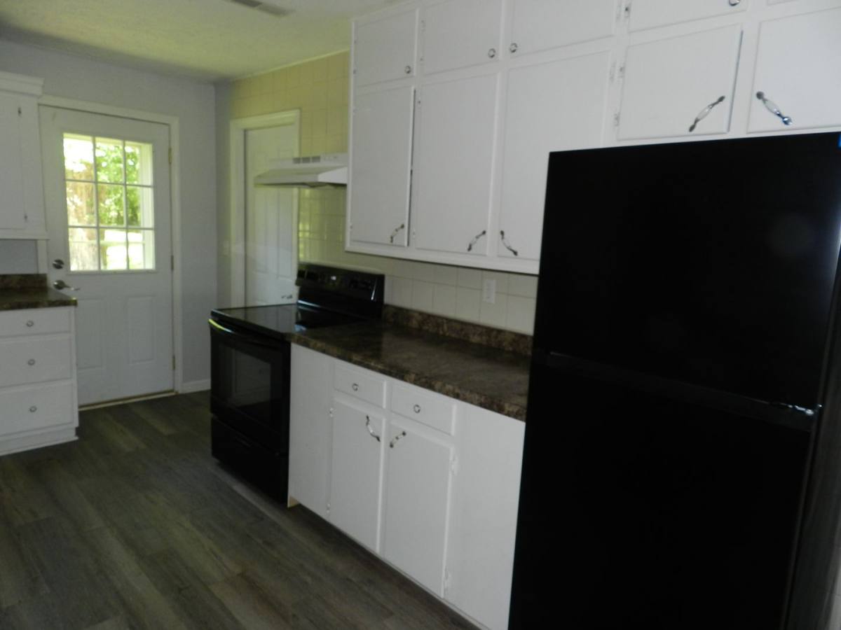 House for rent at 204 Dyer Dr, Waynesville, MO 65583