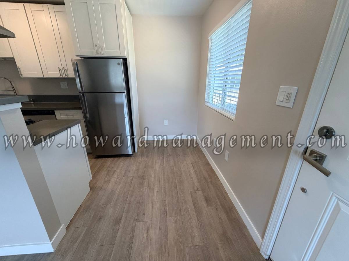 Apartment for rent at 11415 Venice Blvd, Los Angeles, CA 90066