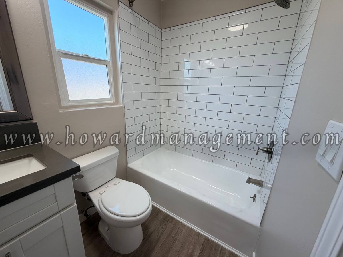 Apartment for rent at 11415 Venice Blvd, Los Angeles, CA 90066