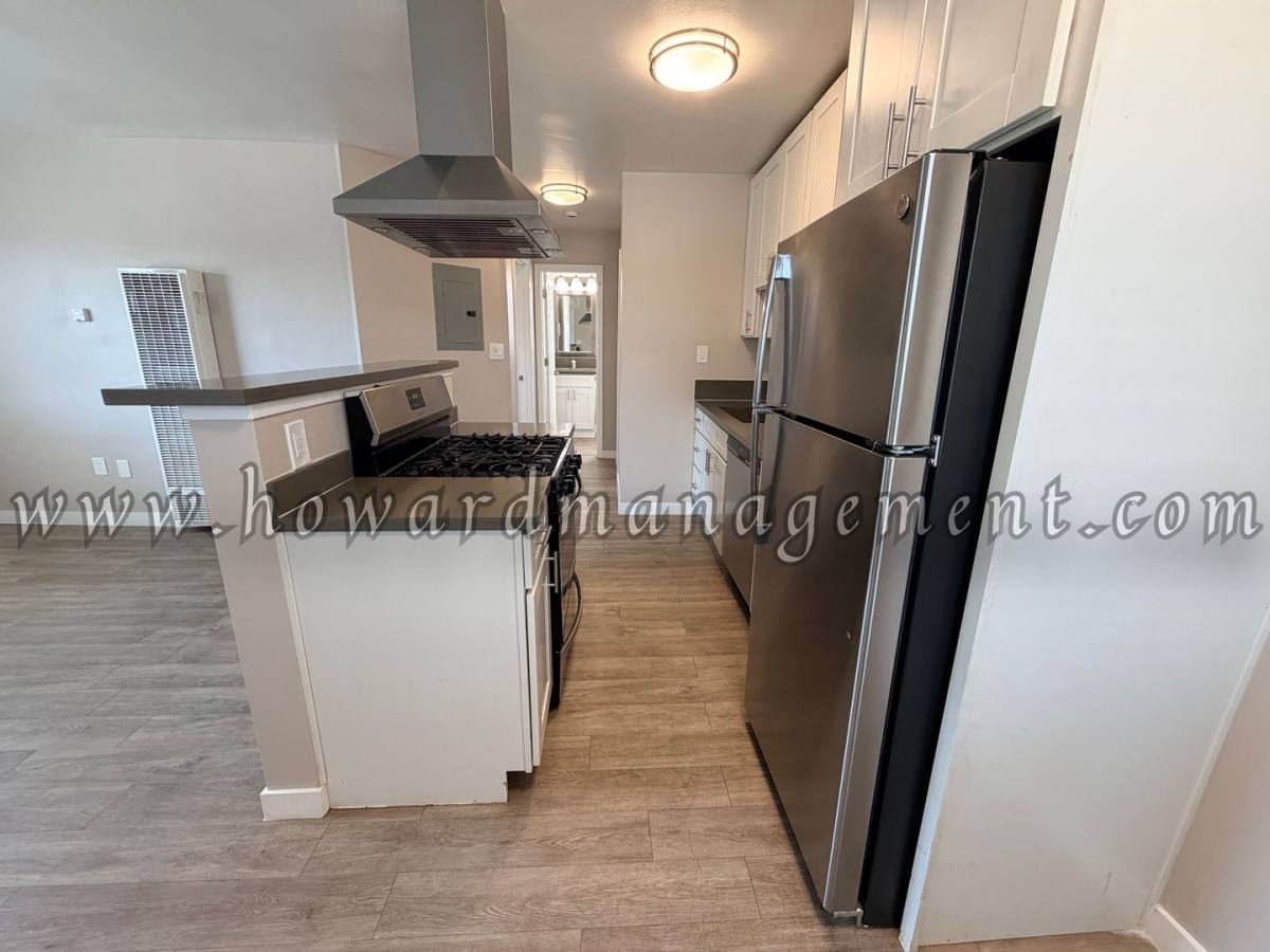 Apartment for rent at 11415 Venice Blvd, Los Angeles, CA 90066