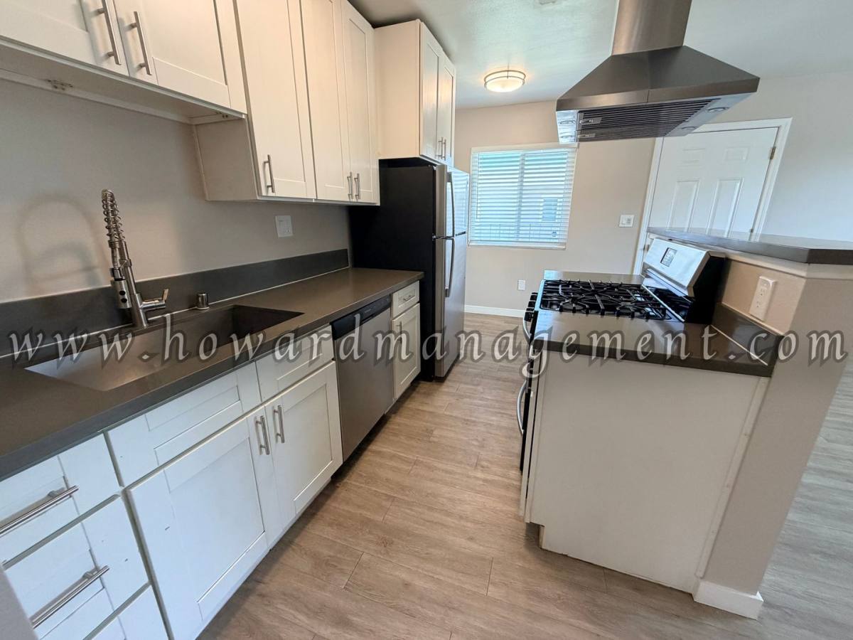 Apartment for rent at 11415 Venice Blvd, Los Angeles, CA 90066