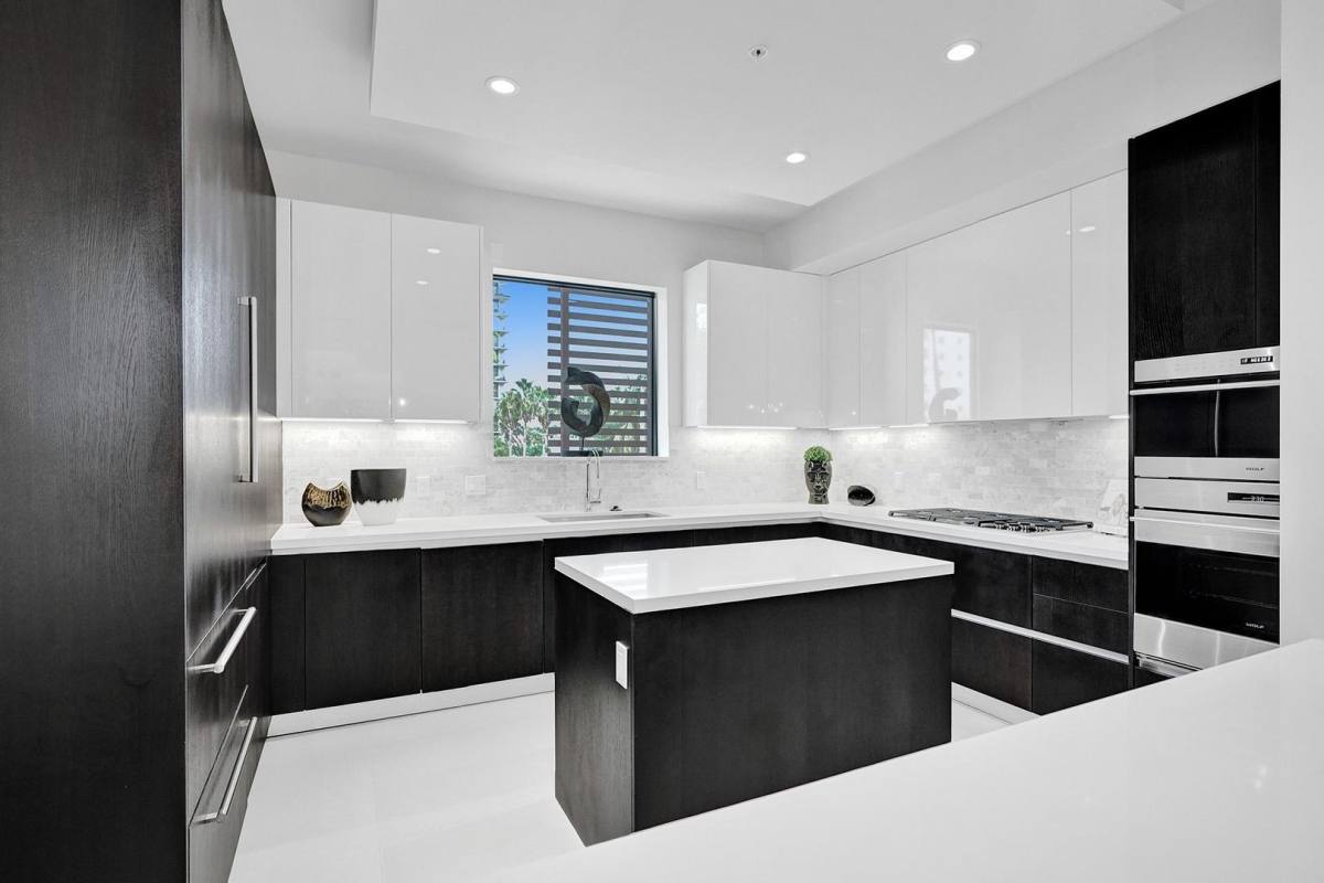 Townhouse for rent at 3040 N Ocean Blvd, Fort Lauderdale, FL 33308