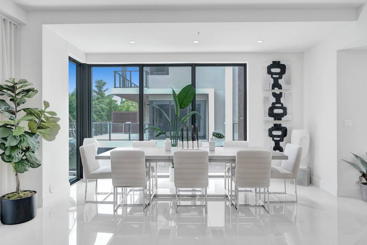 Townhouse for rent at 3040 N Ocean Blvd, Fort Lauderdale, FL 33308
