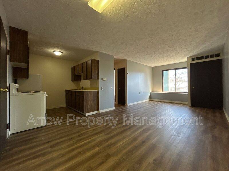 Apartment for rent at 130 S 5th St #201, Hebron, NE 68370