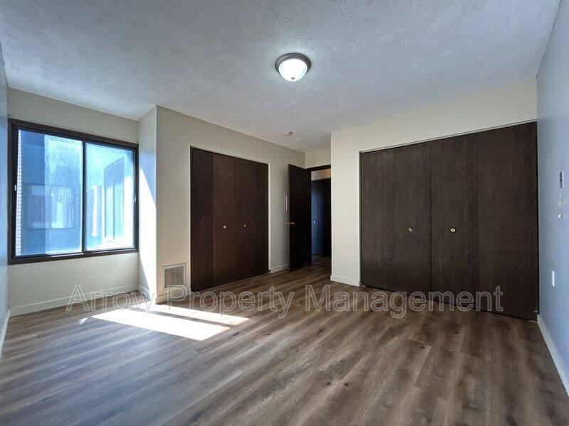Apartment for rent at 130 S 5th St #201, Hebron, NE 68370