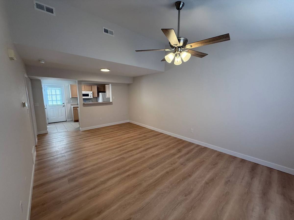 Apartment for rent at 1512-1514 Citadel Dr, Columbia, MO 65202
