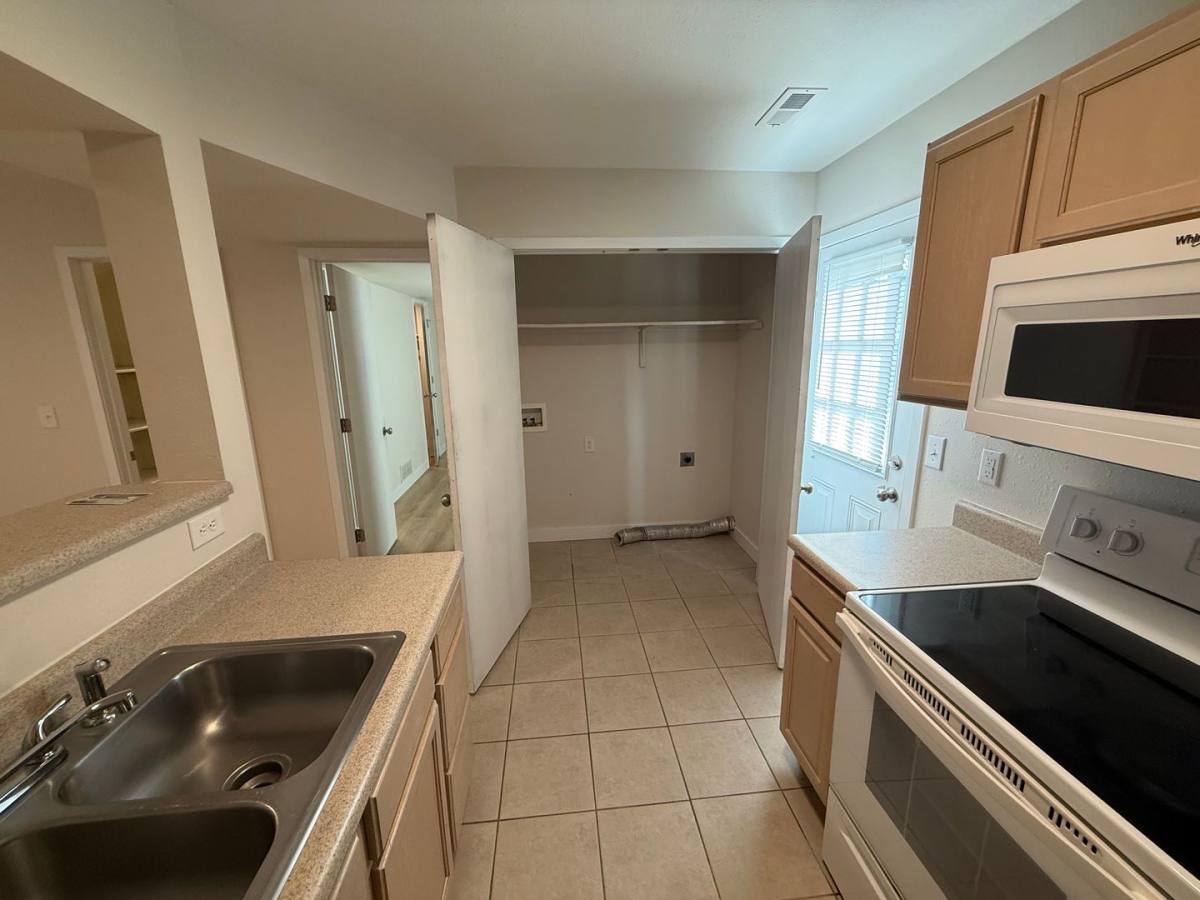Apartment for rent at 1512-1514 Citadel Dr, Columbia, MO 65202