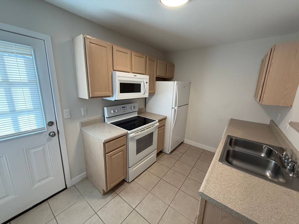 Apartment for rent at 1512-1514 Citadel Dr, Columbia, MO 65202