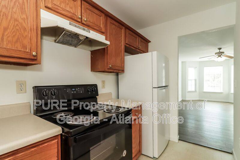 Townhouse for rent at 1702 Stonehaven Circle, Cartersville, GA 30121