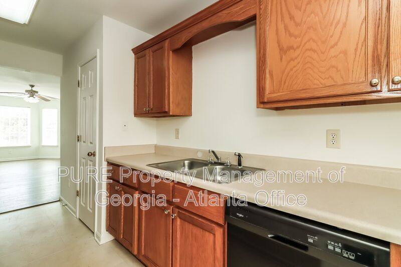 Townhouse for rent at 1702 Stonehaven Circle, Cartersville, GA 30121