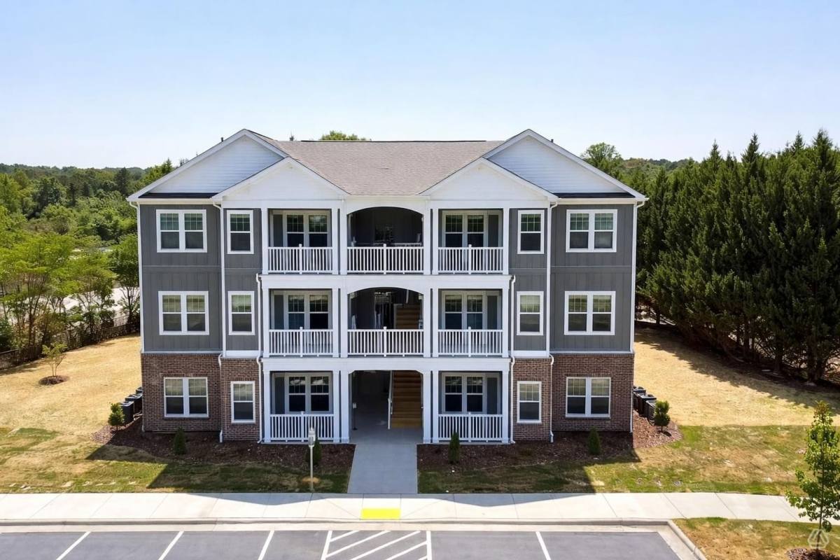 Apartment for rent at 300 Lennox Dr, Jamestown, NC 27282