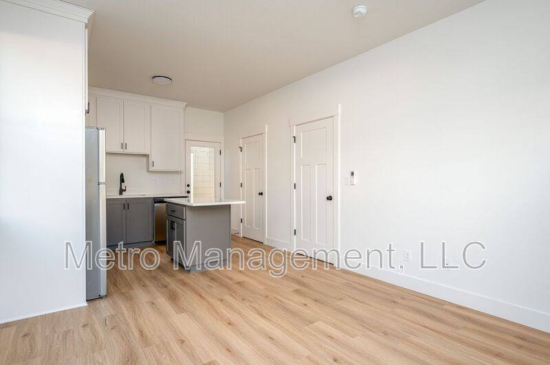 House for rent at 12094 SE Market St, Portland, OR 97216