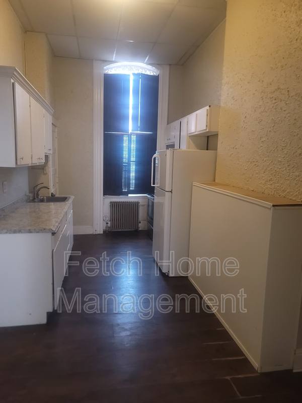Apartment for rent at 49-51 W Market St #2R, York, PA 17401